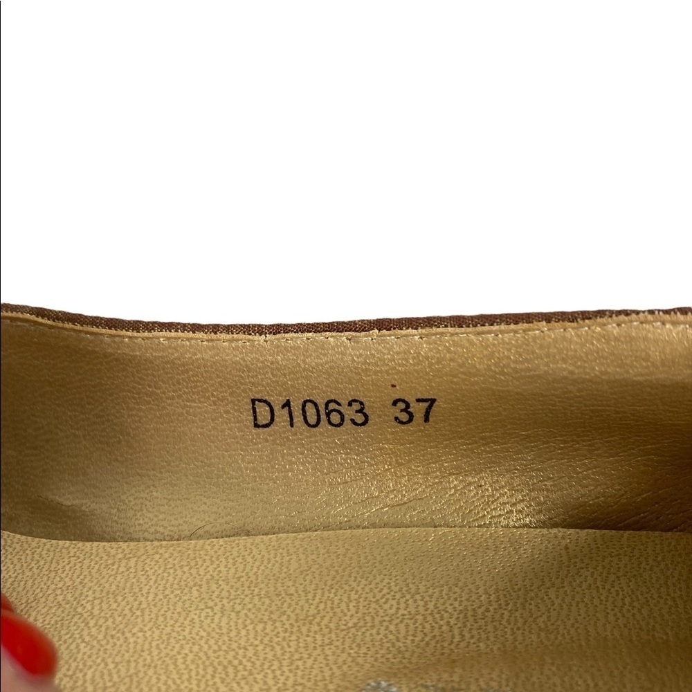 Brown Silk Beaded/Embroidered Kitten Heel Pumps - Picture 9 of 10